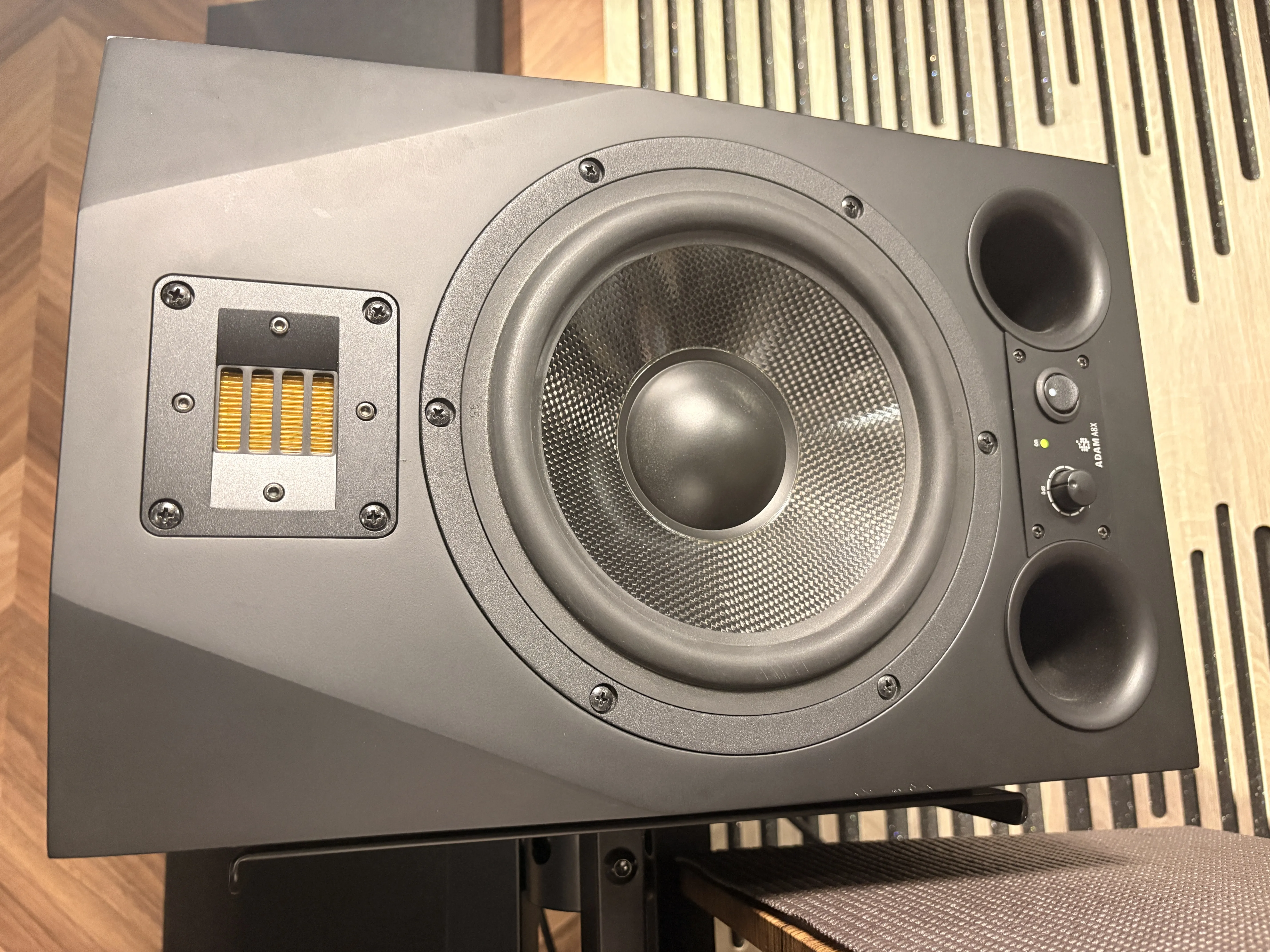 ADAM AUDIO | A8X
